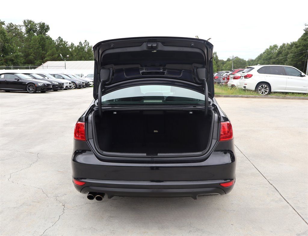Used 2013 Volkswagen Jetta GLI Autobahn FWD image 40