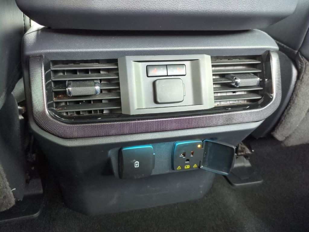 Used 2023 Ford F150 Lightning Platinum AWD/4WD image 16