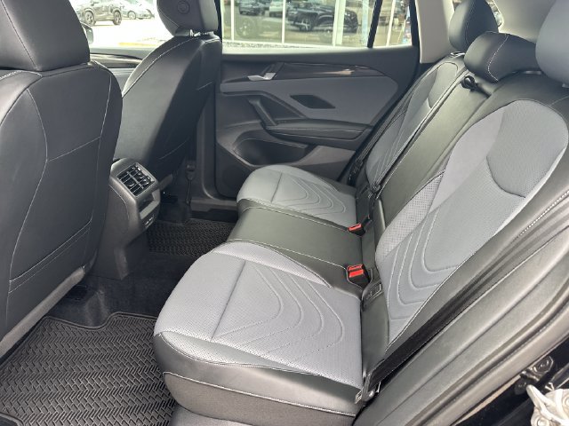 Certified 2025 Volkswagen Tiguan SE AWD/4WD image 30