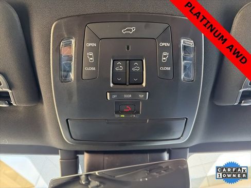 Used 2025 Toyota Sienna Platinum image 24