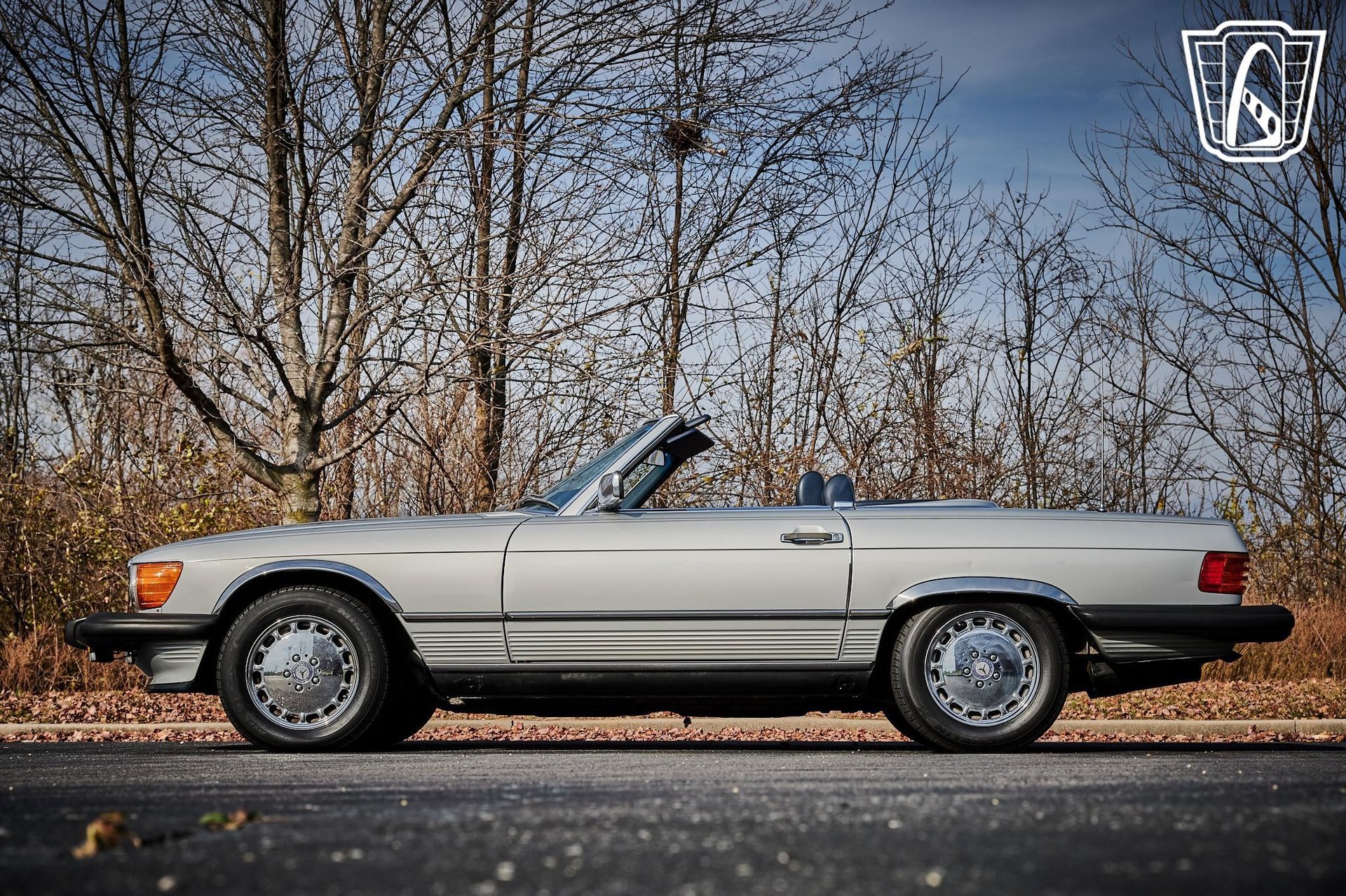 Used 1988 Mercedes-Benz 560 SL image 7