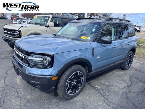 Used 2025 Ford Bronco Sport Outer Banks image 1