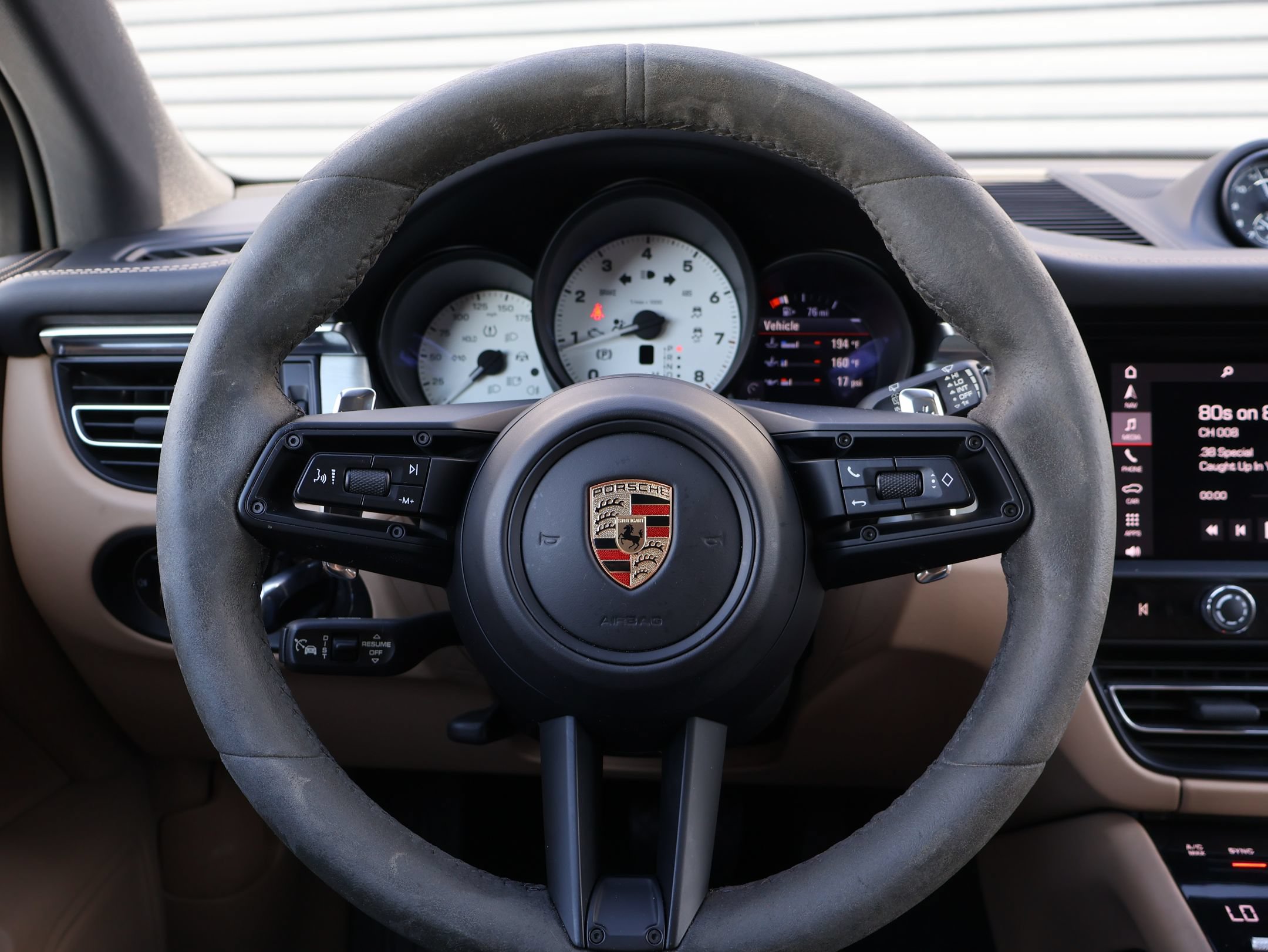 Used 2024 Porsche Macan S AWD/4WD image 16
