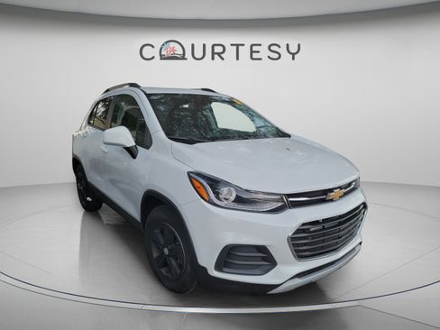 Used 2021 Chevrolet Trax LT FWD image 22