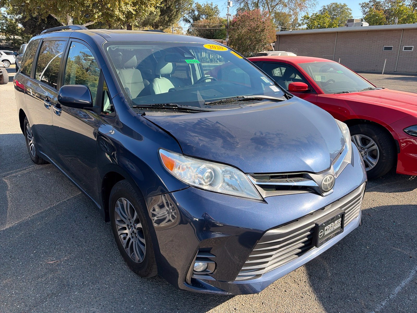 Used 2020 Toyota Sienna XLE FWD image 4