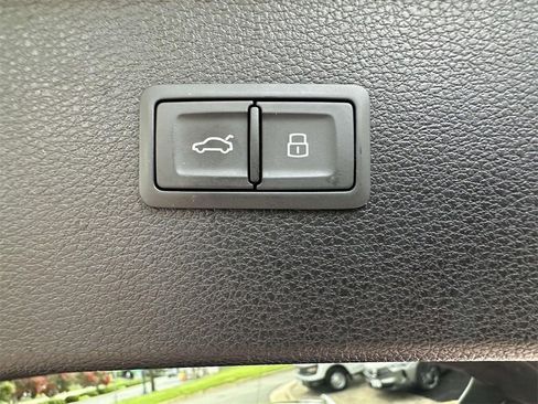 Used 2021 Audi Q5 e Prestige image 32