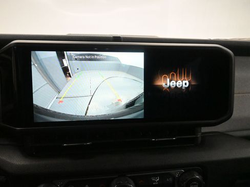 Used 2025 Jeep Wrangler Sport S image 19