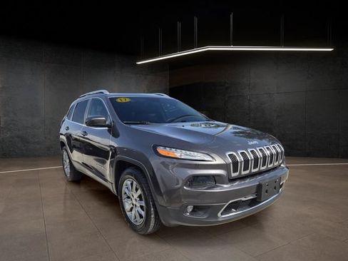 Used 2017 Jeep Cherokee Limited w/ Luxury Group AWD/4WD image 1