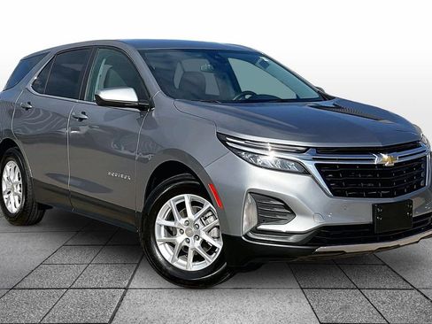 Used 2024 Chevrolet Equinox LT FWD image 2