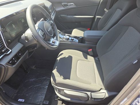 New 2025 Kia Sportage LX image 5