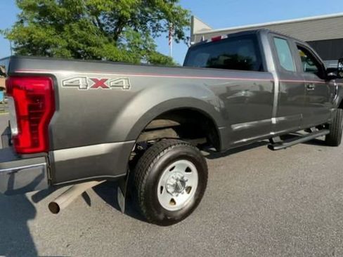 Used 2017 Ford F250 XL w/ Power Equipment Group AWD/4WD image 2