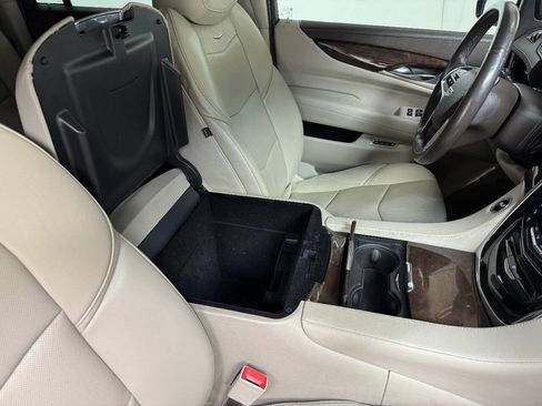 Used 2016 Cadillac Escalade ESV Premium AWD/4WD image 41