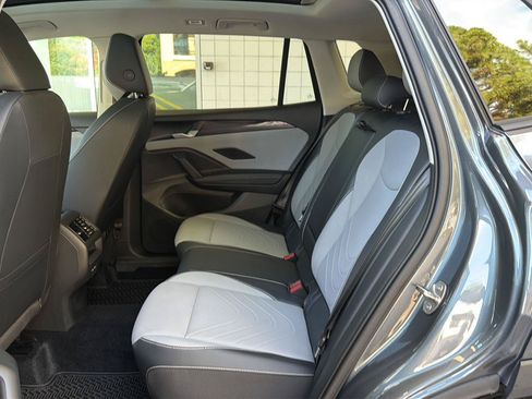 Certified 2026 Volkswagen Tiguan SE w/ Panoramic Sunroof Package FWD image 16