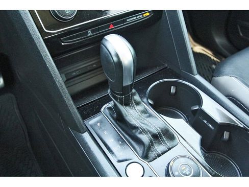 Used 2022 Volkswagen Atlas SEL Premium image 26