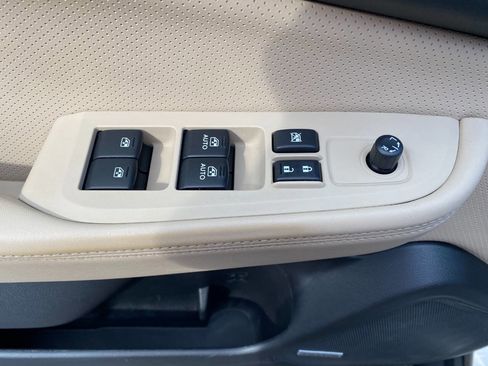 Used 2017 Subaru Outback 2.5i Limited AWD/4WD image 12