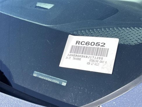 Used 2024 Chevrolet Traverse LT image 31