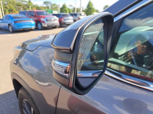 Used 2018 Toyota Highlander XLE image 8