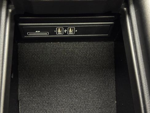 Used 2019 Mercedes-Benz E 300 image 34