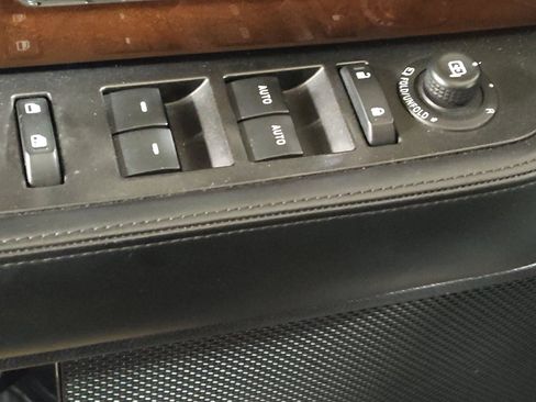 Used 2016 Lincoln Navigator Select RWD image 27