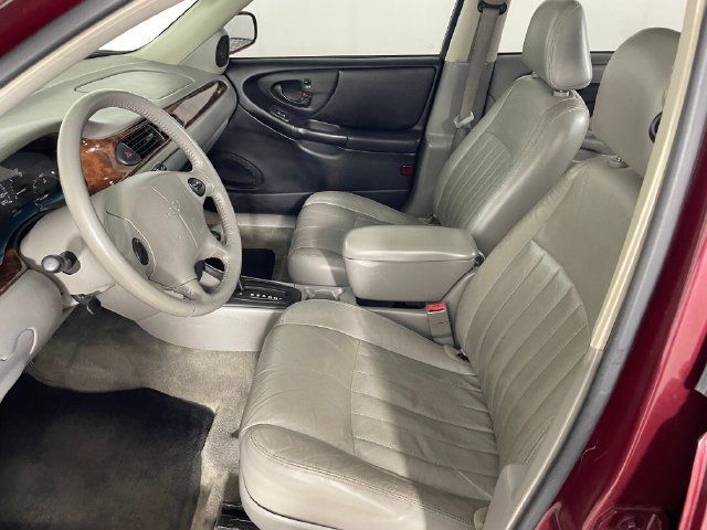 Used 2001 Chevrolet Malibu LS w/ Preferred Equipment Group 1 FWD image 2