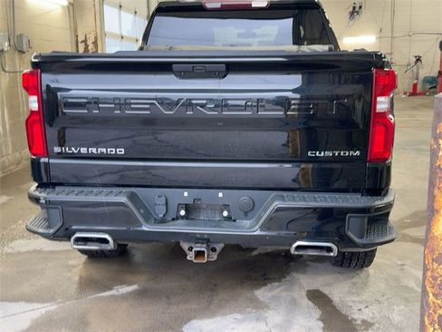 Used 2021 Chevrolet Silverado 1500 Custom image 4