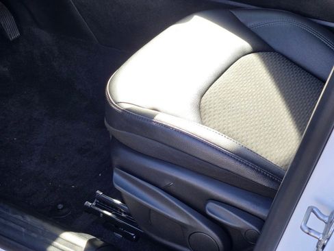 Used 2025 Jeep Compass Latitude image 22