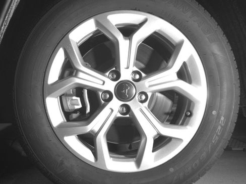 Used 2025 Jeep Compass Latitude image 12