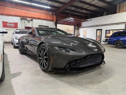 Used 2019 Aston Martin V8 Vantage Coupe image 6