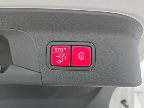 Used 2023 Mercedes-Benz GLC 300 4MATIC Coupe image 13