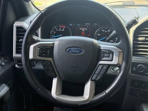 Used 2022 Ford F250 Lariat w/ Black Appearance Package AWD/4WD image 21