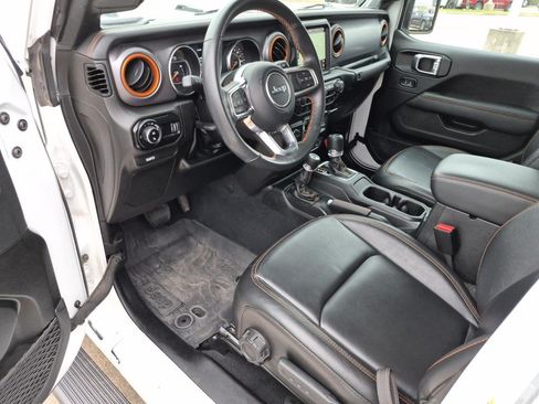 Used 2023 Jeep Gladiator Mojave w/ LED Lighting Group AWD/4WD image 12