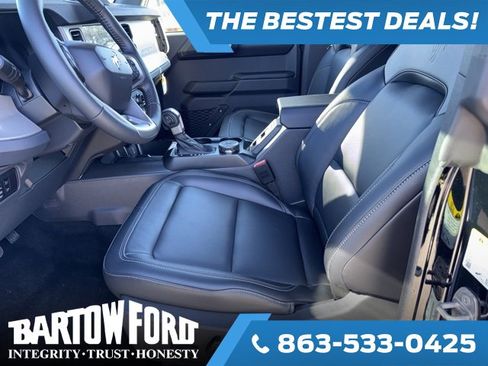 Used 2025 Ford Bronco Outer Banks image 9