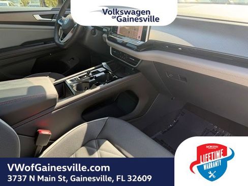 Used 2024 Volkswagen Atlas Peak Edition SEL image 13