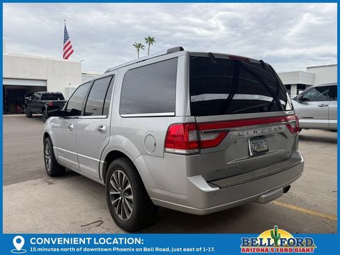 Used 2015 Lincoln Navigator 4WD image 3