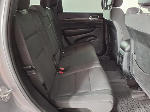 Used 2018 Jeep Grand Cherokee Laredo RWD image 11