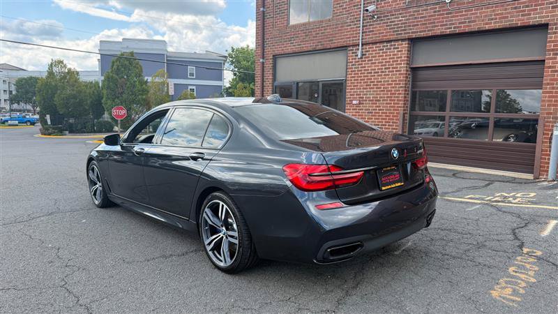 Used 2018 BMW 750i RWD image 8