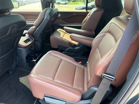 Certified 2026 Lincoln Navigator Reserve AWD/4WD image 18