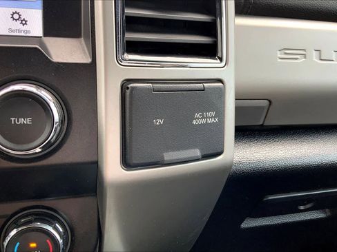 Certified 2019 Ford F250 Lariat w/ Chrome Package image 35