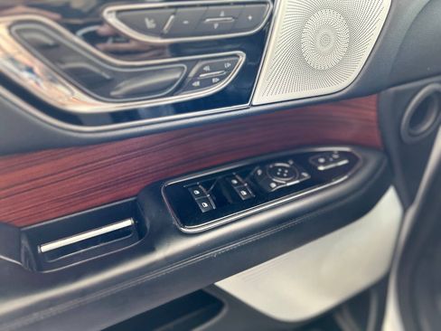 Used 2018 Lincoln Navigator L Reserve w/ Technology Package AWD/4WD image 37
