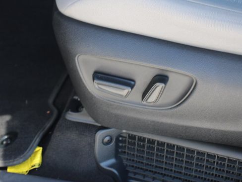Certified 2022 Toyota Sienna LE FWD image 12