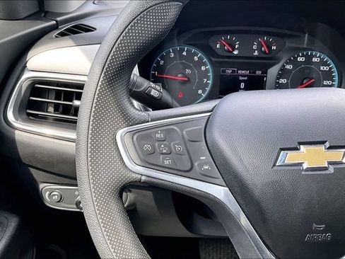 Used 2022 Chevrolet Equinox LS FWD image 11