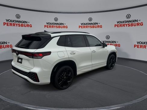 New 2026 Volkswagen Tiguan SE R-Line FWD image 8