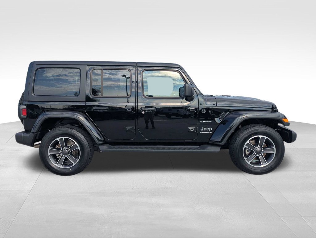 Used 2023 Jeep Wrangler Unlimited Sahara w/ Cold Weather Group AWD/4WD image 3