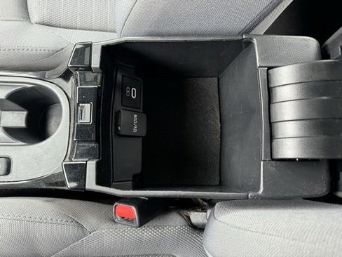 Certified 2025 Toyota Corolla SE image 18