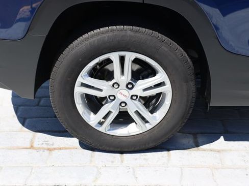 Used 2022 GMC Terrain SLE w/ Driver Convenience Package AWD/4WD image 43