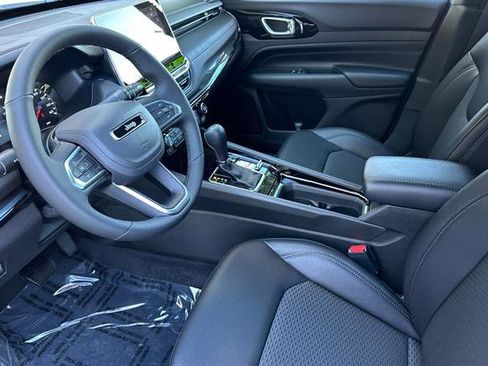 New 2026 Jeep Compass Latitude image 7