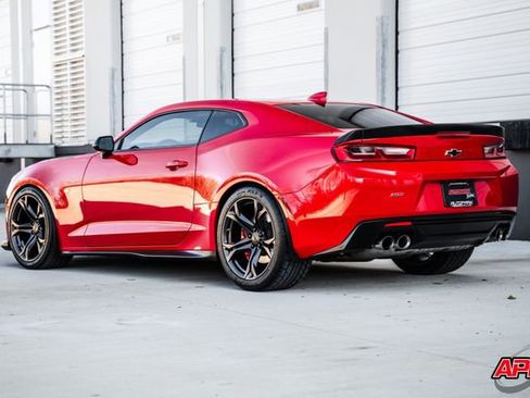 Used 2017 Chevrolet Camaro SS image 10