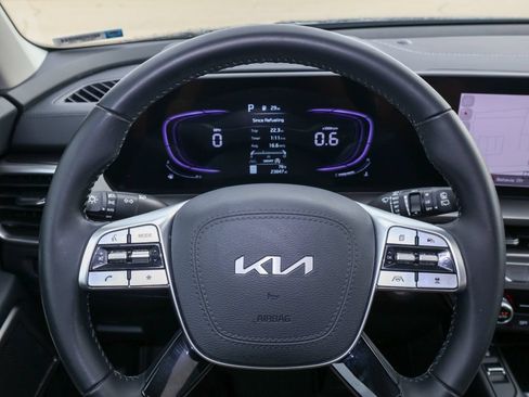 Used 2025 Kia Telluride S FWD image 19