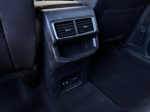 Used 2026 Volkswagen Atlas Cross Sport SE AWD/4WD image 24