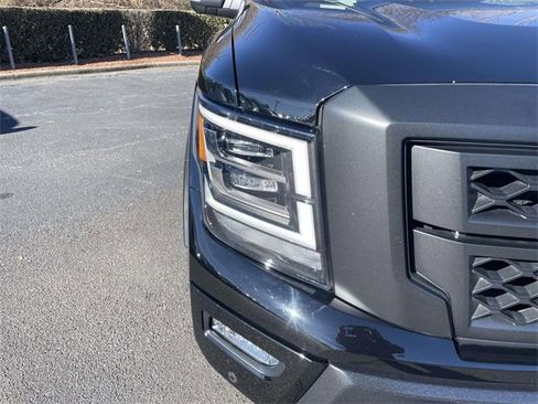 Used 2024 Nissan Titan PRO-4X w/ Pro-4x Convenience Package image 39